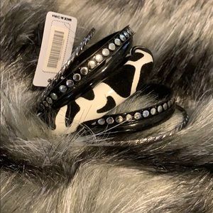 3/15 NWT set of 7 bracelets